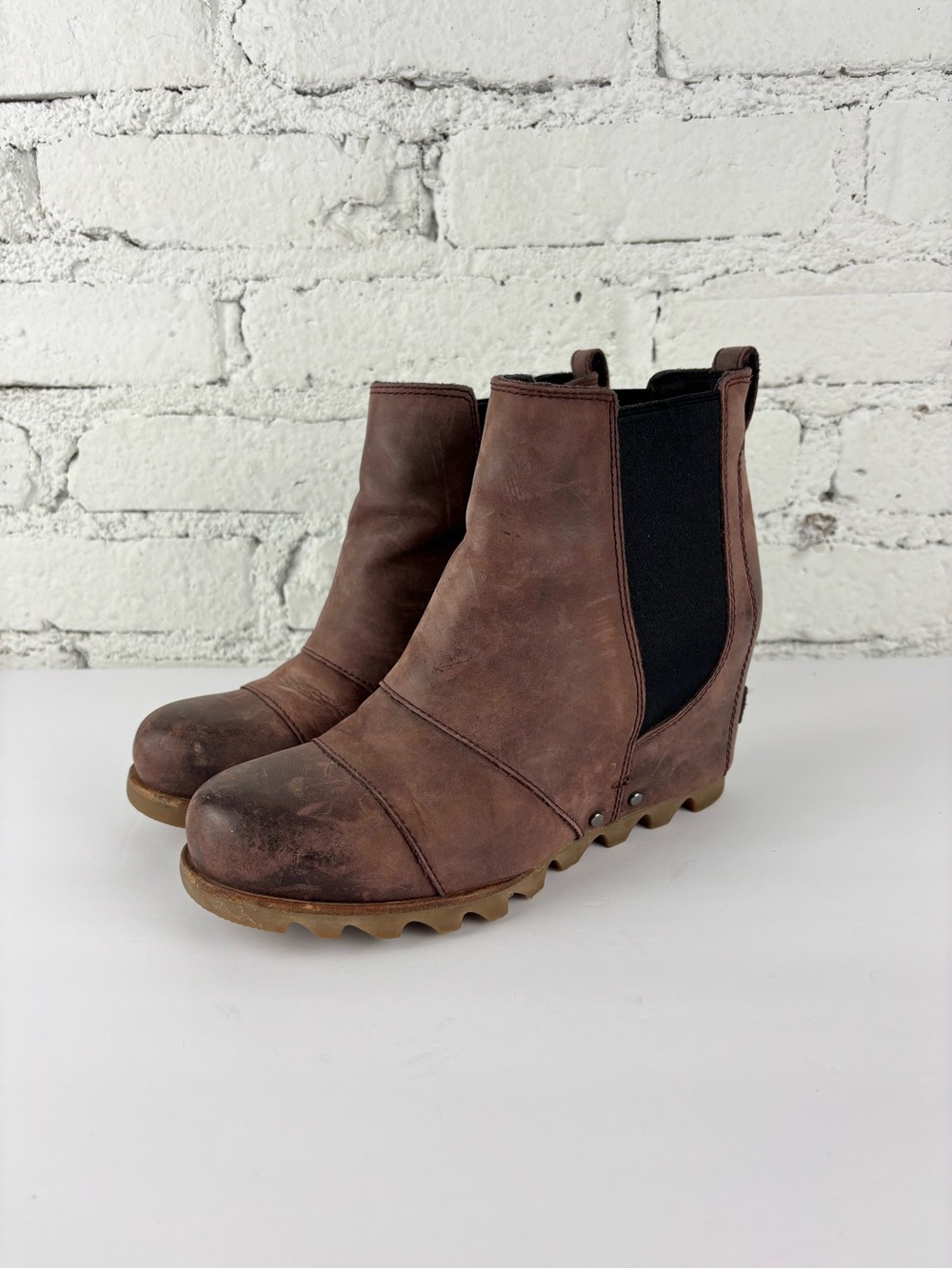 Sorel Lea Brown Leather Chelsea Ankle Booties